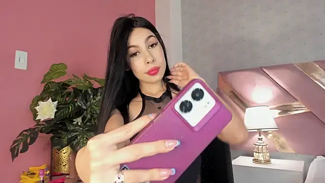 Snapshot of RoxyReign chatting on October 4, 10:14 pm RoxyReign online show from October 4, 10:14 pm