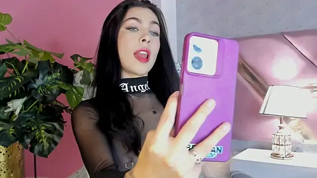 Snapshot of RoxyReign chatting on September 13, 9:01 pm RoxyReign online show from September 13, 9:01 pm