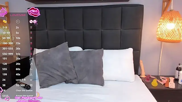 natalie esmith online show from October 27, 12:01 pm