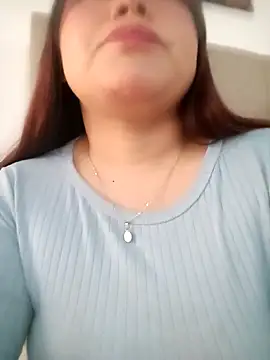 Snapshot of LucyPetit chatting on September 29, 1:27 pm LucyPetit online show from September 29, 1:27 pm