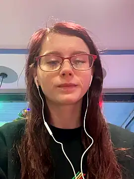 raen001 online show from December 15, 9:03 am