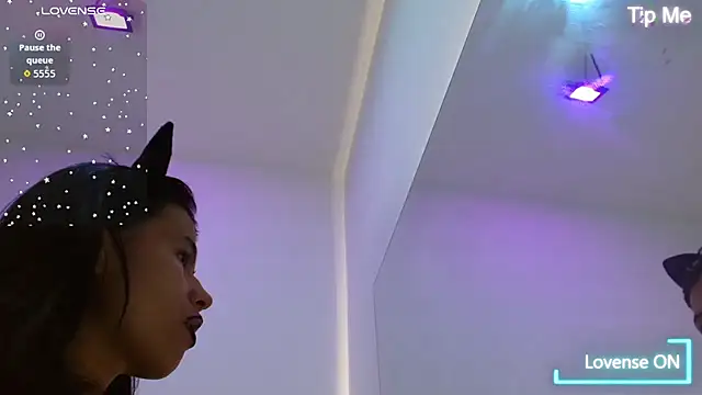 luna starr69 online show from October 31, 1:37 pm