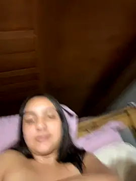 Snapshot of hannahhotwife chatting on September 22, 4:33 am hannahhotwife online show from September 22, 4:33 am