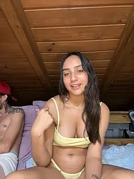 Snapshot of hannahhotwife chatting on October 1, 12:48 am hannahhotwife online show from October 1, 12:48 am