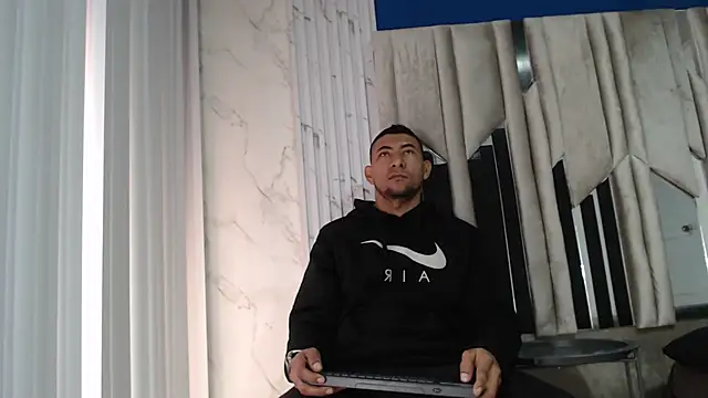 Morganandmegan online show from December 5, 12:17 pm