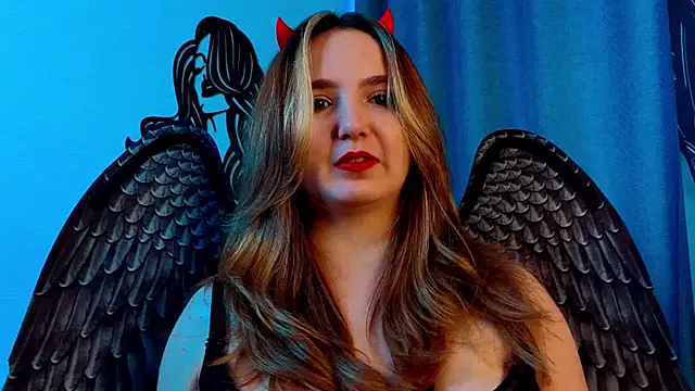 LucilleMcBride online show from October 31, 9:02 am