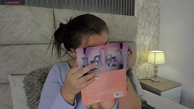 leilapons online show from October 21, 8:02 pm