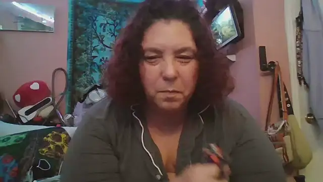 lil-gemini-hippy online show from February 19, 7:19 am