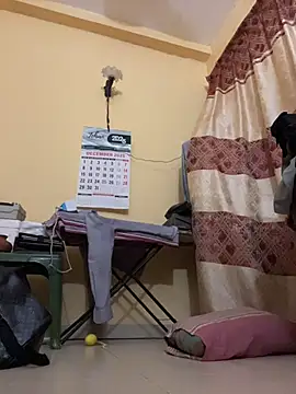 femboyslqueen online show from December 21, 4:11 pm