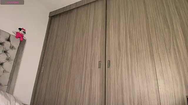 dreamsussi online show from October 3, 4:50 am