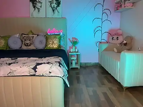 Hot vibes143 online show from September 22, 6:39 pm