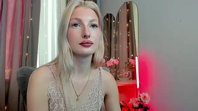 Snapshot of Sarrah_blush chatting on September 9, 1:33 pm Sarrah blush online show from September 9, 1:33 pm