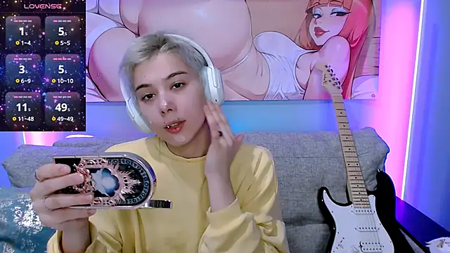 SophieAsh online show from November 8, 7:13 am