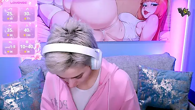 SophieAsh online show from November 20, 8:04 am