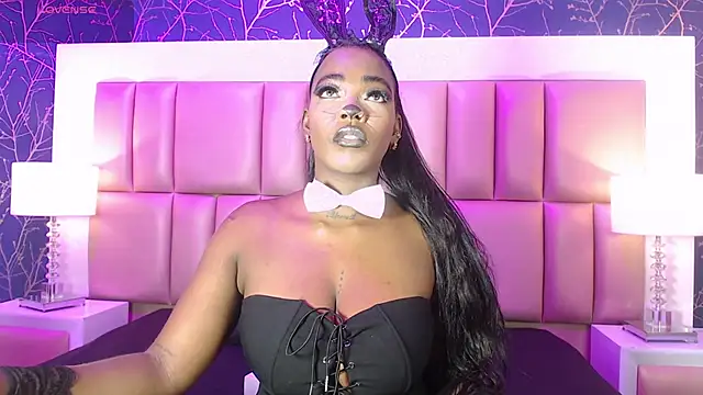 ReinaMiah online show from October 31, 3:41 am