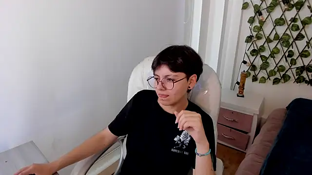 Nathaly ds online show from November 5, 8:03 pm