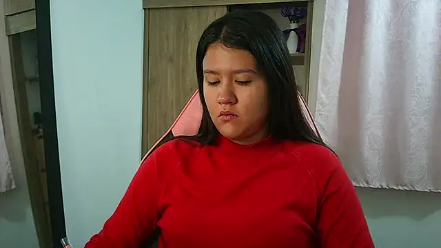 Oliviawatson1 online show from March 31, 12:16 pm