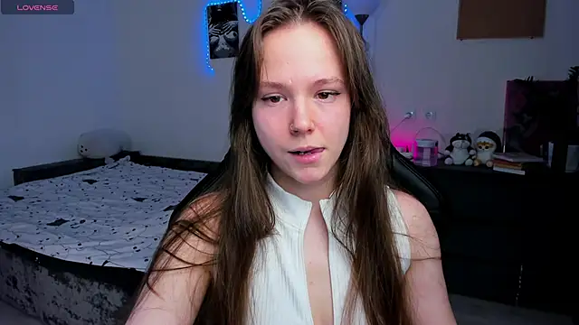 cute little ass online show from February 13, 11:56 am