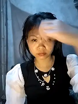 LinhNa999 online show from February 15, 12:15 pm