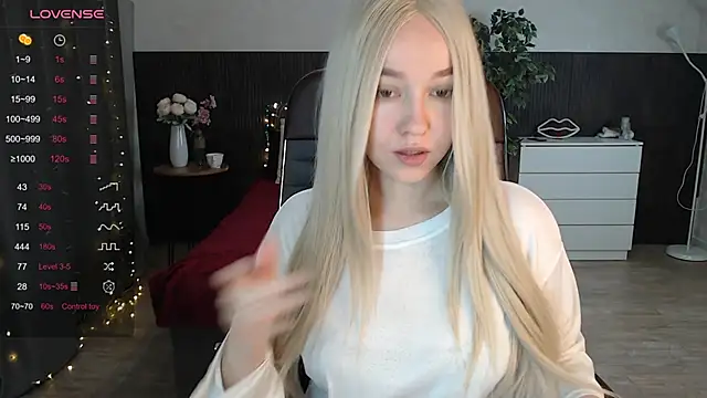 Snapshot of Sexy_Alexia69 chatting on September 19, 11:53 am Sexy Alexia69 online show from September 19, 11:53 am