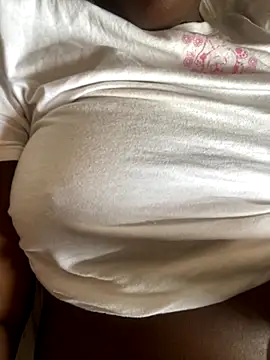 Snapshot of bybey18 chatting on October 17, 1:25 pm bybey18 online show from October 17, 1:25 pm