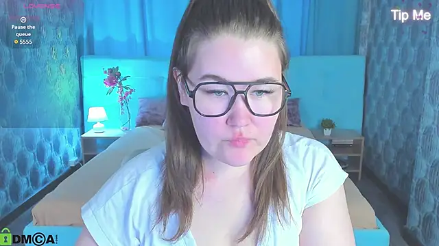 Snapshot of Tara_Torres chatting on September 22, 8:13 am Tara Torres online show from September 22, 8:13 am
