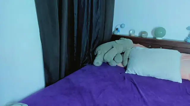 Flora Minx online show from December 20, 6:17 am