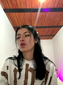 LiaCollings online show from January 17, 1:40 pm