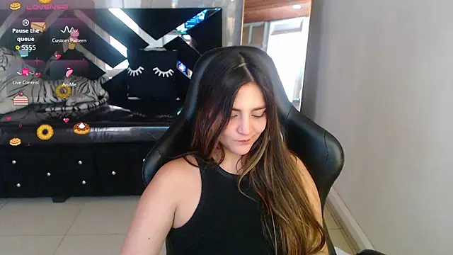 emily cooper t online show from March 5, 8:37 pm