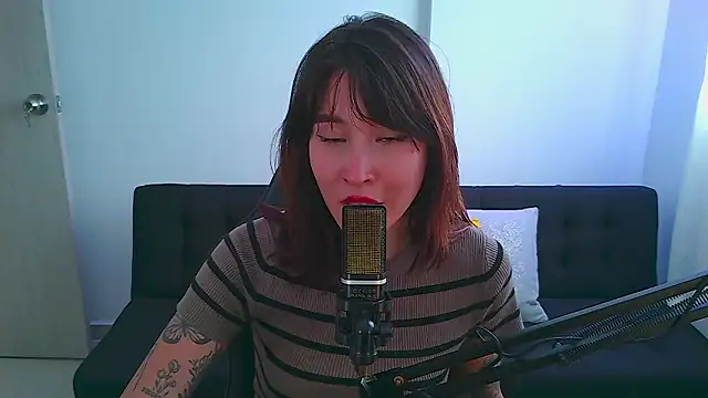 Yulienneg online show from March 14, 10:11 pm