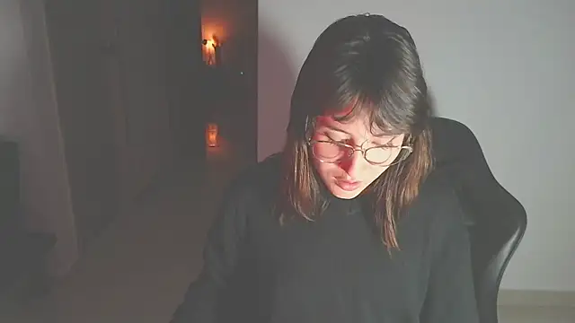 Yulienneg online show from April 16, 2:34 am