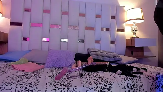 MilkWhore1 online show from March 24, 6:57 pm