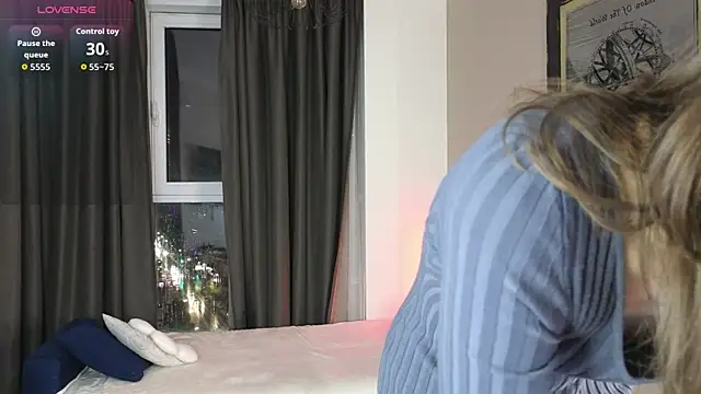 DebiHenks online show from October 27, 5:19 pm