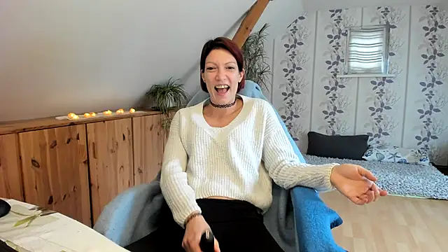 Snapshot of Axunamun chatting on October 13, 7:55 am Axunamun online show from October 13, 7:55 am