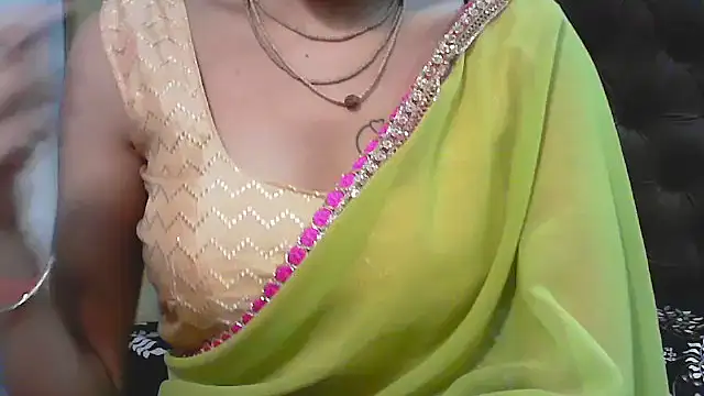 Snapshot of elize__ chatting on October 12, 4:37 am elize   online show from October 12, 4:37 am