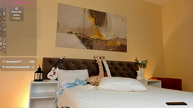 KiraSun online show from October 16, 12:30 pm