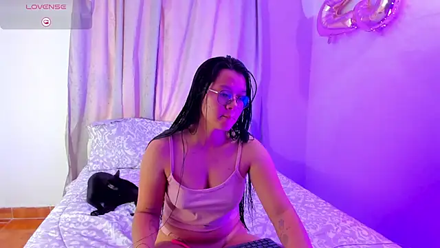 Dilan and Mia online show from November 9, 7:32 pm