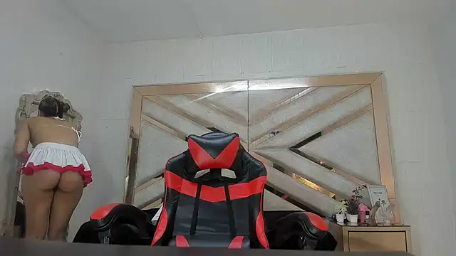 AshleyVanessaRx online show from October 18, 2:20 pm