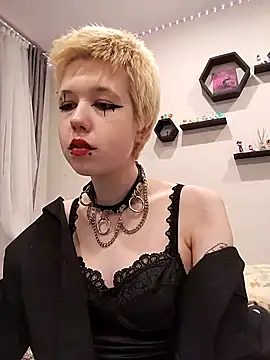 Snapshot of CarolineRichter chatting on October 2, 11:21 pm CarolineRichter online show from October 2, 11:21 pm