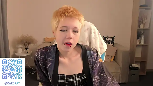 Snapshot of CarolineRichter chatting on September 29, 1:43 am CarolineRichter online show from September 29, 1:43 am