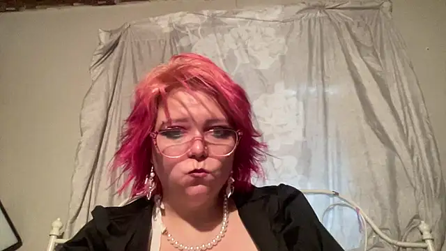 g0lden are0las89 online show from May 12, 11:22 pm