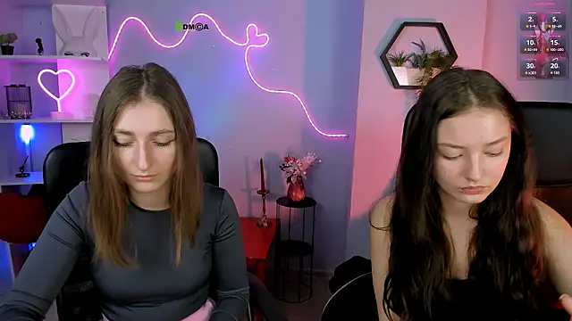 eva smiith  online show from February 5, 7:33 am