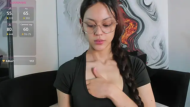 Snapshot of Charlottegray_1 chatting on October 3, 4:17 am Charlottegray 1 online show from October 3, 4:17 am