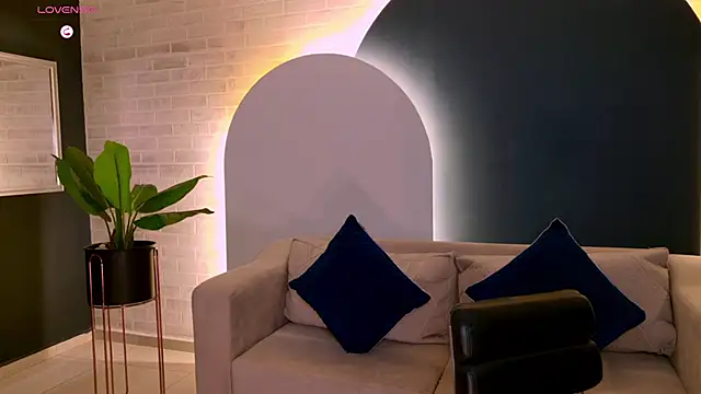 Snapshot of AgathaKondo_ chatting on October 8, 6:56 pm AgathaKondo online show from October 8, 6:56 pm