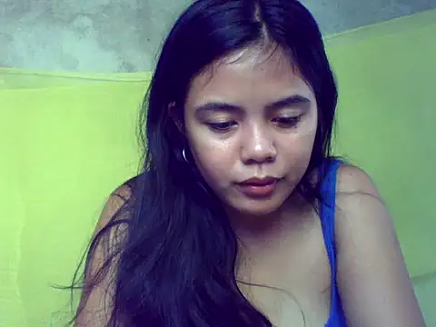 Snapshot of sweet_heaven00 chatting on October 20, 12:57 am sweet heaven00 online show from October 20, 12:57 am