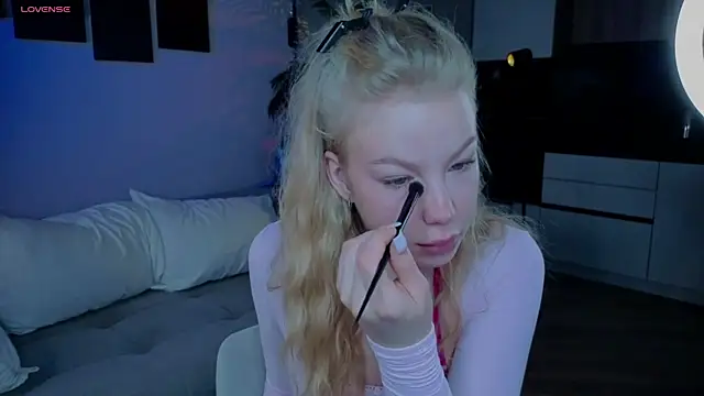 emilyshepar d online show from June 11, 2:44 am