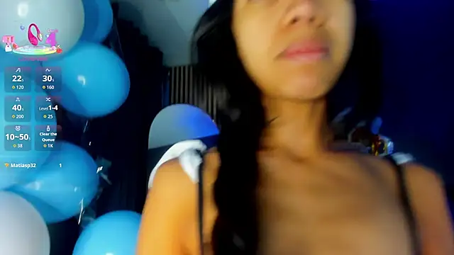 Snapshot of Gina_77 chatting on October 6, 12:11 pm Gina 77 online show from October 6, 12:11 pm