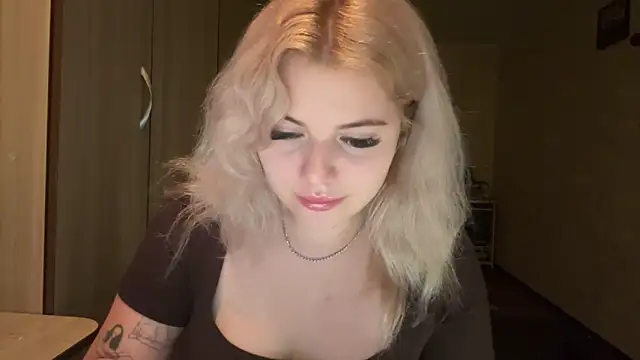 sunshinyflash online show from November 20, 6:20 pm