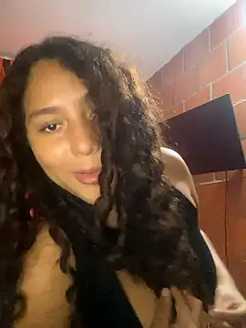 Snapshot of AnaisVelvet11 chatting on October 15, 12:13 am AnaisVelvet11 online show from October 15, 12:13 am