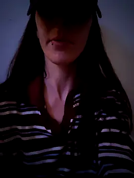 sweetsinxxx online show from November 1, 5:00 am